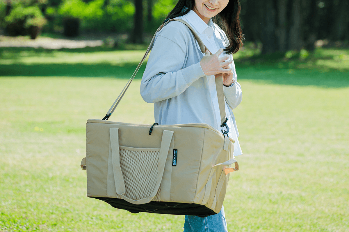 重いまとめ買いも肩掛けで楽に運べる1