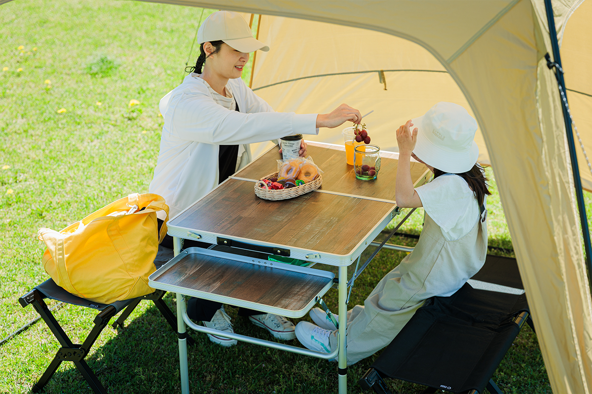 眩しい西日や周りの視線をカットする